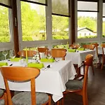 Waldhotel Szálloda 2*