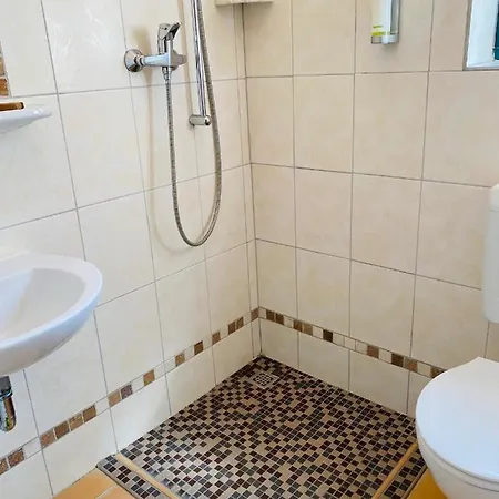 Waldhotel 2*